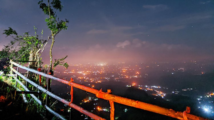 Panorama Indah Tasik Timur di Puncak Gunung Pin