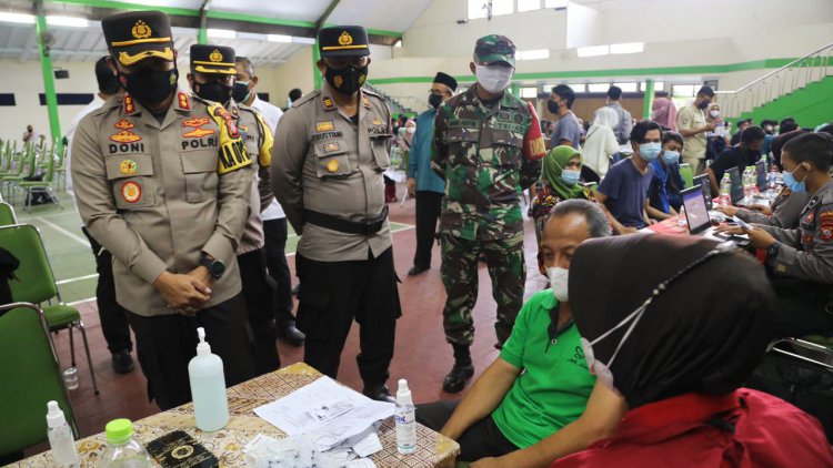 Kapolresta Monitor Kegiatan Vaksinasi di Ponpes Suryalaya Tasikmalaya