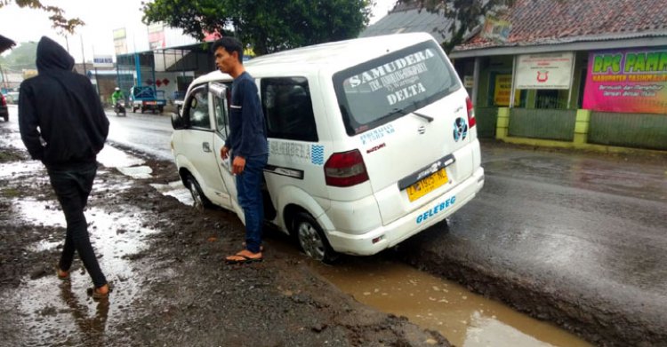 Pelebaran Jalan Borolong Singaparna Makan Korban