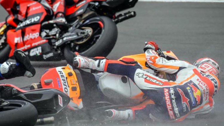 Marc Marquez Tabrak Jorge Martin Pada Lap Awal MotoGP Inggris