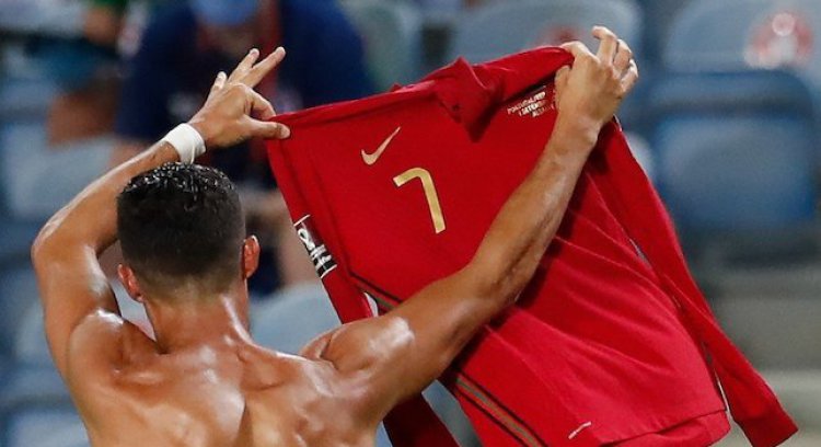 Ronaldo Jadi Topskor Sepanjang Masa di Laga Internasional