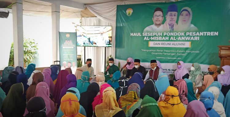 Kang AW: Alumni dan Pesantren Tak Bisa Dipisahkan