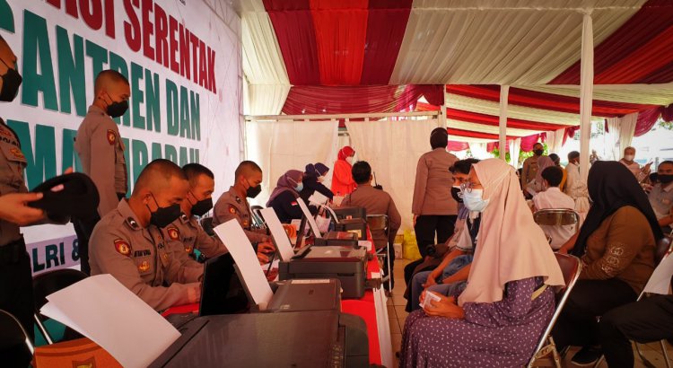 Gebyar Vaksinasi Merdeka di Masjid Agung Kota Tasik Over Target