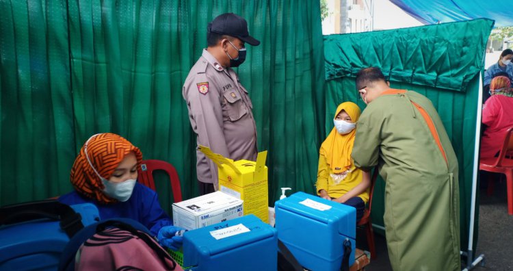 Kapolsek Indihiang Pantau Vaksinasi di Tiga Puskesmas