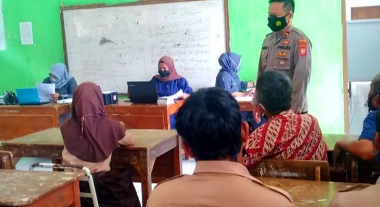 Vaksinasi di SMPN 1 Karangjaya Disambut Antusias Anak Didik