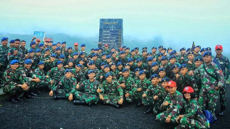 Siswa Skadik 602 Wingdikkal Taklukkan Gunung Galunggung