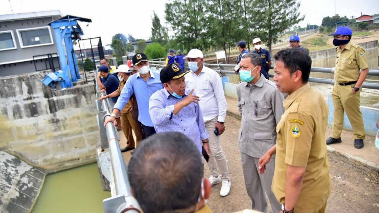 DPRD Jabar Tinjau Irigasi Cipanas Indramayu