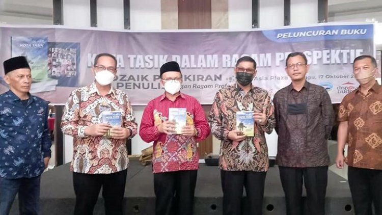 Aslim Sebut Buku Karya 30 Penulis Kado Terindah untuk Kota Tasik