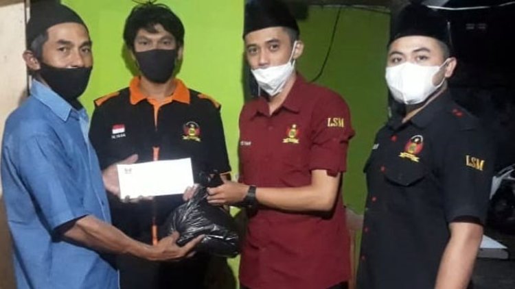 Peringati Hari Sumpah Pemuda ke-93 LSM D2M Gelar Bhakti Sosial