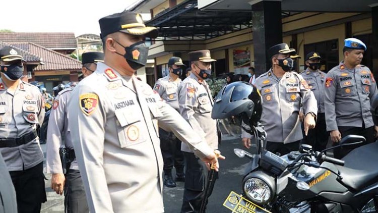 Kapolres Tasik Kota Serahkan Motor Dinas ke Polsek