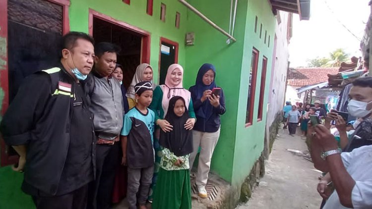 Istri Wagub Jabar Sambangi Empat Anak Yatim Piatu di Cijeruk Kawalu