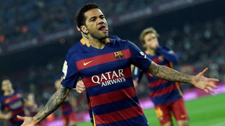 Dani Alves Kembali ke Barca