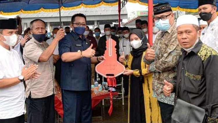 Bupati Tasik Resmikan Kios Pedagang Pasar Ciawi Pasca Kebakaran