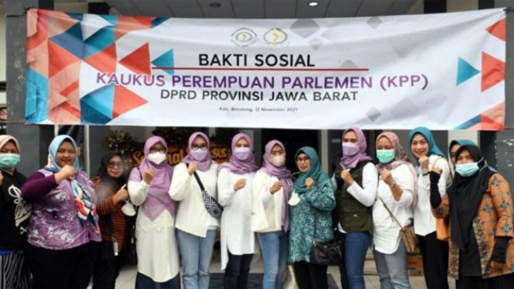 KKP DPRD Jabar Salurkan Bansos Warga Terdampak Bajir di Kab. Bandung