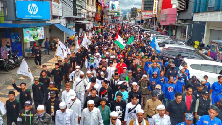 Ribuan Umat Islam di Tasikmalaya , Tolak Wacana Pembubaran MUI