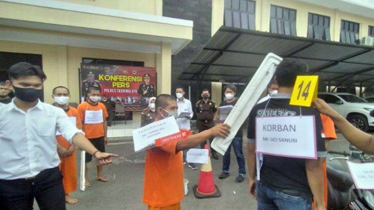 26 Adegan Diperagakan Dalam Rekonstruksi Kasus Penganiayaan di Cikalong