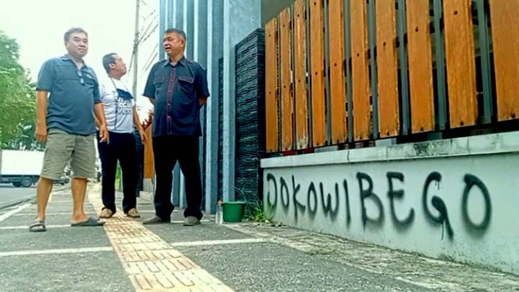 Merambah ke Jl. SL. Tobing, Muslim Desak Aparat Usut Tuntas Pelaku Vandalisme Hina Jokowi