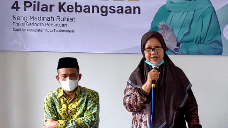 Hj. Neng Madinah: Kenapa Harus Takut dengan Bahasa Sunda?