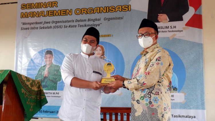 Aslim Sebut Seminar Manajemen Organisasi Bekal Awal Bagi Siswa