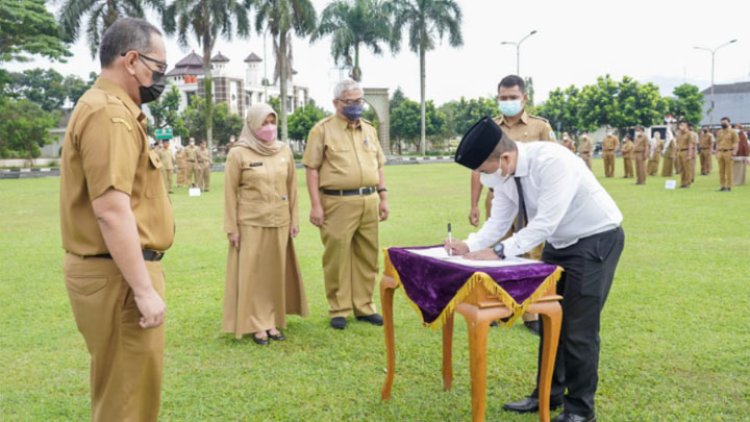 326 P3K Pemkot Tasik Tandatangani Perjanjian Kerja dan Target Kinerja 