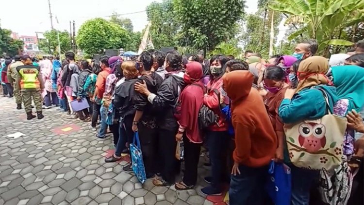 Diduga Kecapean Antri Bansos, Nana Meregang Nyawa