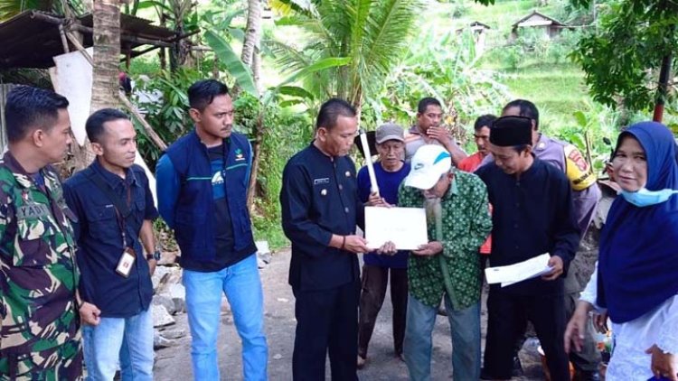 Jelang HUT Lansia, Kemensos RI Bantu Rutilahu di Karangjaya