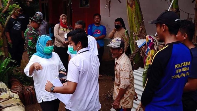 Dibantu Tagana, Abdul Rohim Terima Bantuan Rutilahu dari Kemensos RI