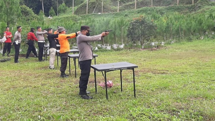 Asah Kemampuan Anggota, Polres Tasik Gelar Lomba Menembak