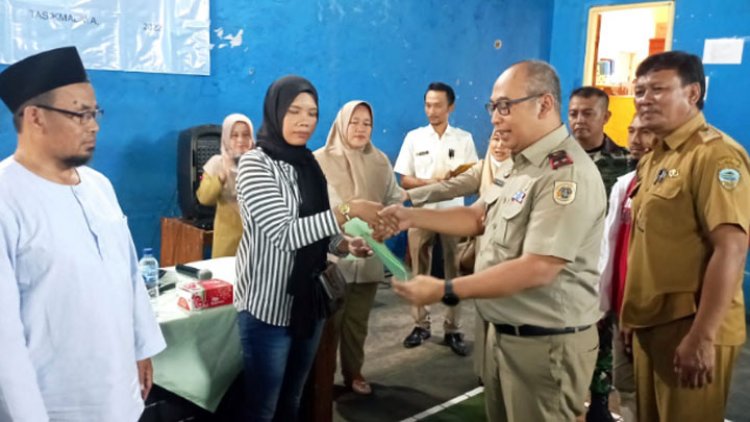 BPN Kota Tasik Serahkan 39 Sertifikat Tanah Warga Kelurahan Cipari