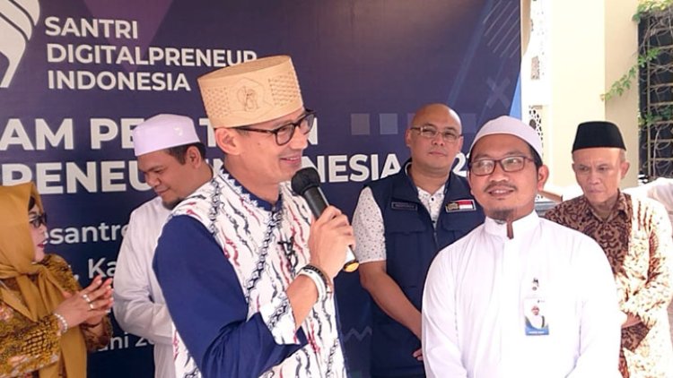 Sandiaga Uno Luncurkan Program Digitalpreuner di Pesantren Idrisiyyah