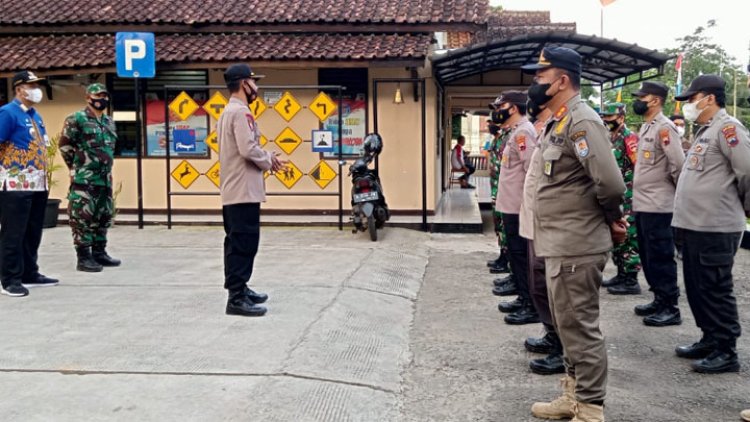 Sinergitas Tiga Pilar Kecamatan Dayeuhluhur Gelar Apel Pengamanan Malam Takbir Idul Adha