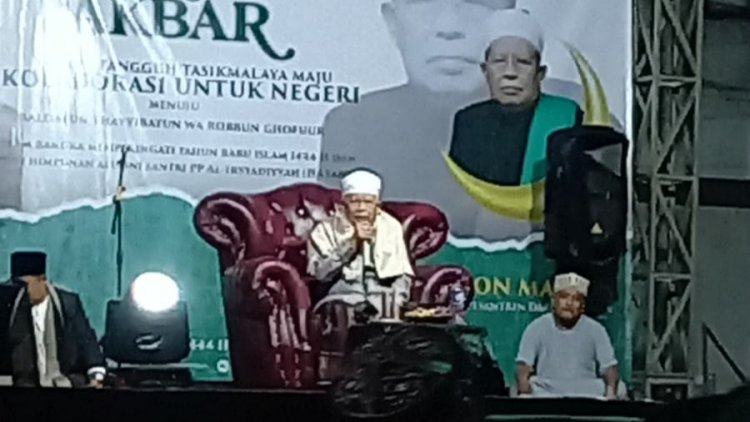 KH. Syukron Makmun: Jangan Jadi Ulama yang  Hanya Menggigit Roti Penguasa