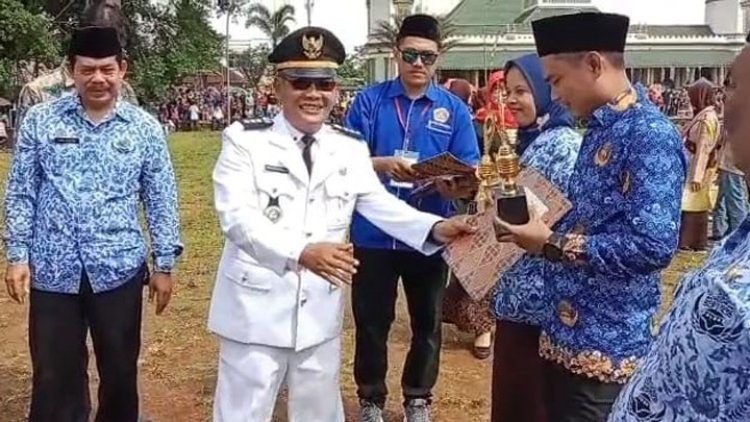 Tingkatkan Kinerja Desa, Pemerintah Kecamatan Manonjaya Berikan Reward