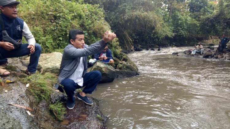 Hadir di Mancing Bebas Cirey Suci, Kang AW Ajak Jaga Lingkungan