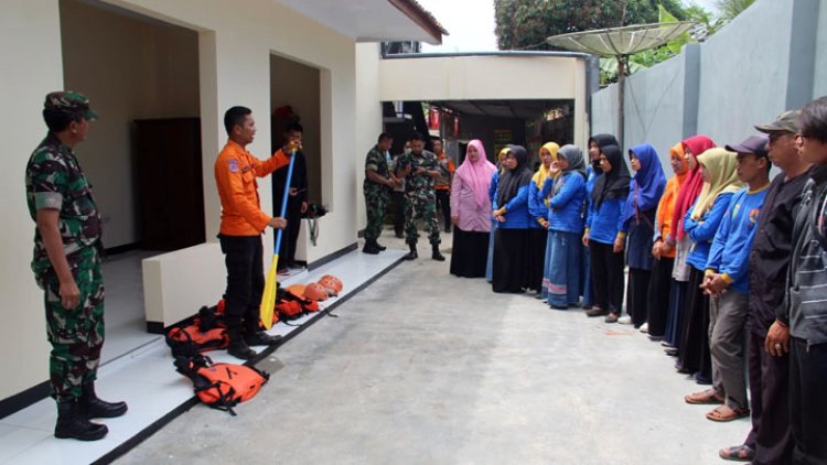 Kodim Tasikmalaya Gelar Sosialisasi Tanggap Bencana  di Desa Tanjung Sari