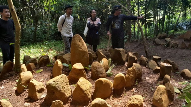 Fenomena Aneh Tapi Nyata di Situs Batu Melingkar Desa Jahiang