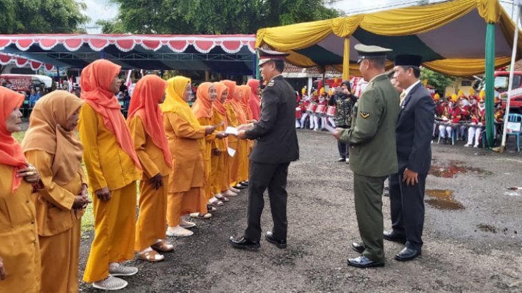 HUT ke 77 RI, Camat Kawali Salurkan Santunan Kepada 42 Veteran