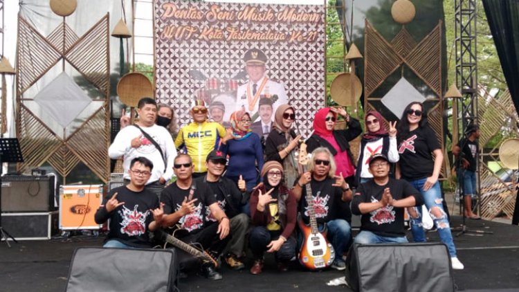 X Pass Band Hibur Warga di Pentas Seni Musik Modern