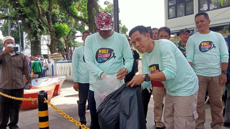 Peringati World Cleanup Day, DLH Kota Tasik Ajak Masyarakat Peduli Sampah
