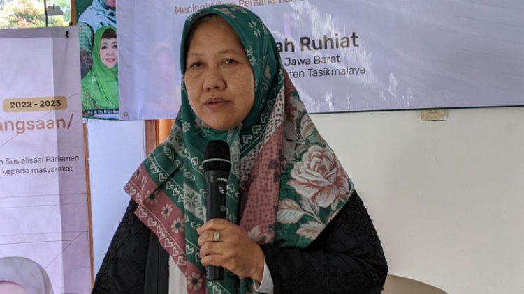 Hj Neng Madinah Mengkritisi Penanganan Gagal Ginjal Akut di Jawa Barat