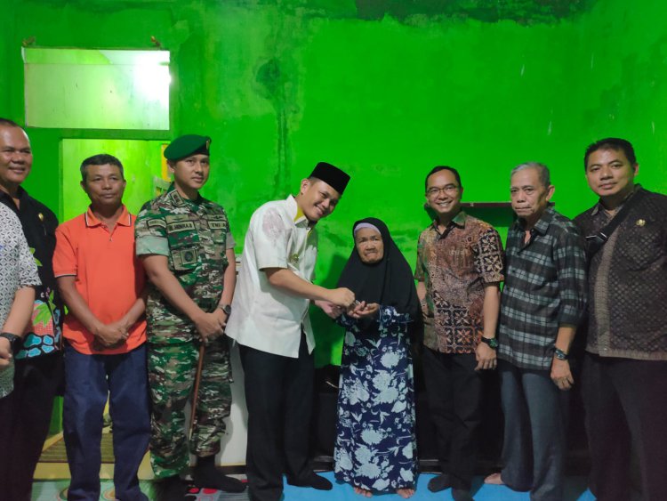 Selesai Direnovasi, Pj Wali Kota Kunjungi Rumah Isah