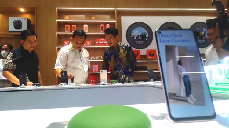 OPPO Manjakan Konsumen Premium di Awal Tahun, Siapkan 8 Toko Baru di Indonesia