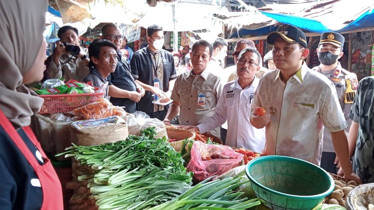 Pj. Wali Kota Tasik Jamin Harga dan Stok Kebutuhan Pokok Stabil