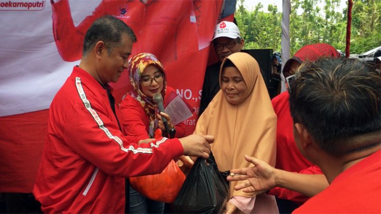 Peringati Hari Jadi ke-50 PDIP, DPC Kota Tasik Bagi-bagi Sembako