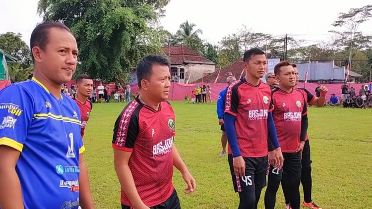 Ribuan Warga Antusias Saksikan Laga Persib Legend di Rajadatu Cineam