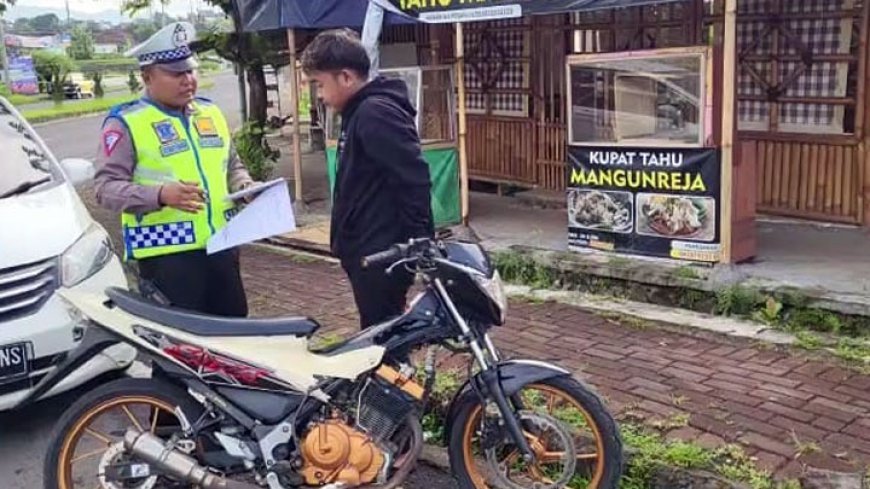 Satlantas Polres Tasik Amankan Ratusan Knalpot Bising 