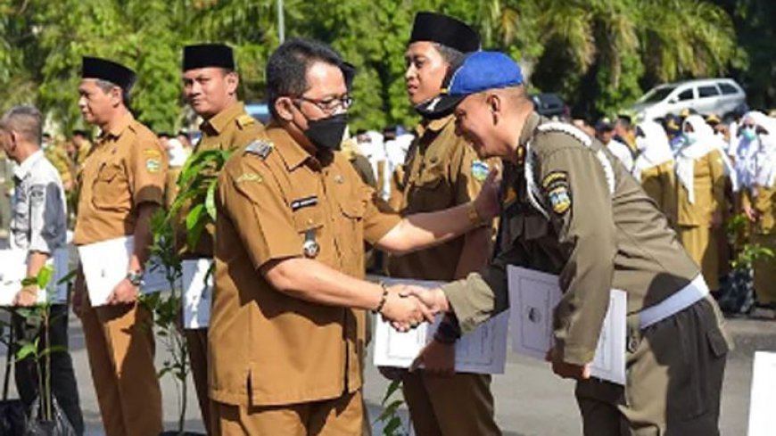 Bupati Ade Sugianto: Hal Yang Penting Hari Ini Adalah Percepatan Administrasi