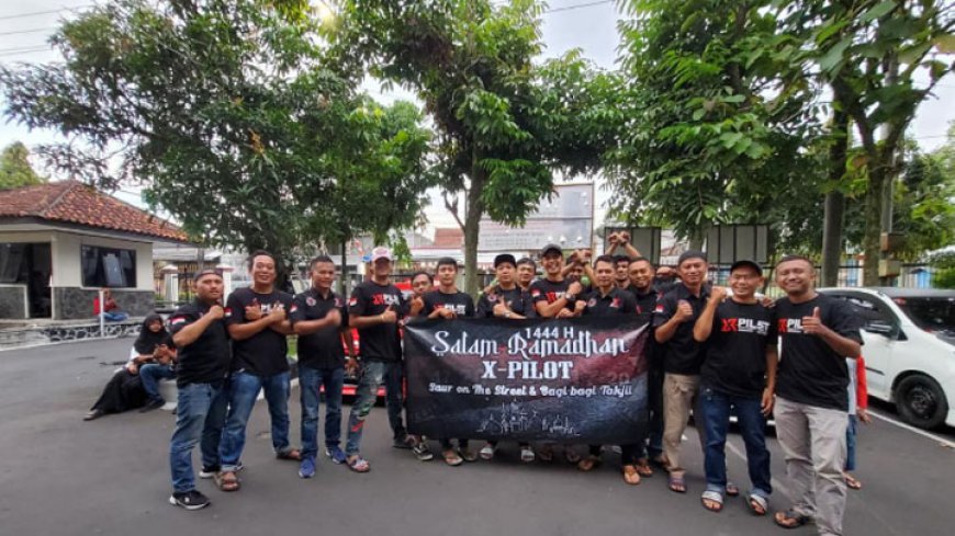 X-Pilot Indonesia Bagi bagi Takjil dan Gelar Sahur On The Street