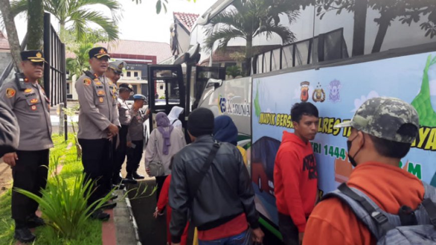 Polres Tasik Berangkatkan Ratusan Pemudik Asal Semarang