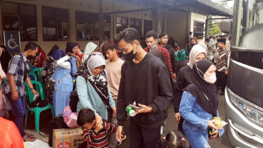 Gratis! Ratusan Pemudik Diberangkatkan Polres Tasik ke Jakarta